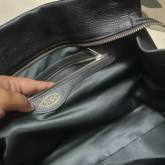 Authentic Tods tote 👜 with expandable storage soft pebbled leather durable - Picture 5 of 13